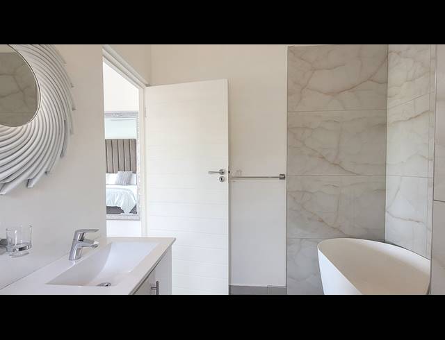 4 BEDROOM HOUSE FOR SALE IN PALM LAKES ESTATE